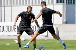 Cristiano Ronaldo thể hiện tốc độ kinh ngạc trong bài tập chạy nước rút
