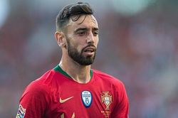 Chuyển nhượng MU: Sau Maguire, MU chuẩn bị mua nốt Bruno Fernandes