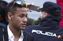 Neymar bị tòa án Brazil và Tây Ban Nha điều tra trốn thuế