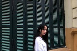Ảnh đời thường của mẫu teen 14 tuổi bị khuyết một tay bẩm sinh