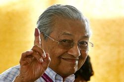 Malaysia tịch thu tiền, dừng hàng loạt dự án của nhà thầu Trung Quốc