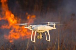 Drone phun lửa xuất hiện, giá không đắt và quá nguy hiểm