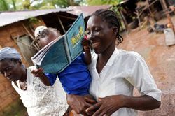Nỗ lực gây tranh cãi - Cho phép nữ sinh mang thai đến trường ở Sierra Leone