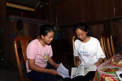 Nữ sinh người Mông ở xã khó khăn nhất Nghệ An gây bất ngờ với 29,25 điểm khối C