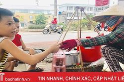 Mát lòng gánh chè rong giải nhiệt ngày nắng của dì Ty