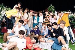 Trước đêm chung kết 'Produce X 101': Bộ ảnh tươi cười rạng rỡ của 20 thực tập sinh khiến khán giả nghẹn ngào