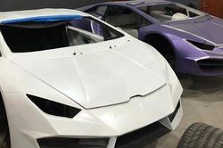 Phát hiện xưởng sản xuất siêu xe Ferrari và Lamborghini giả quy mô lớn
