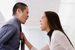 Làm sao hóa giải mâu thuẫn âm ỉ trong gia đình tránh 'tội ác'?
