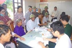 Khám, cấp thuốc miễn phí các đối tượng chính sách nhân dịp 27-7