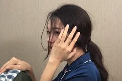 Bạn gái Phan Văn Đức bị đánh tả tơi, đáp trả: 'Ngoài đời thì chết với chị'