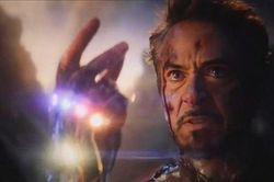 Hé lộ 7 cảnh điên rồ bị cắt khỏi 'Avengers: Endgame', trong đó Captain American bị chặt đầu