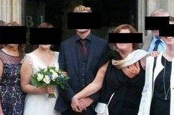 Mẹ chồng kỳ quặc: 'Dằn mặt' cô dâu trước lễ cưới, không cho cô dâu nắm tay chú rể