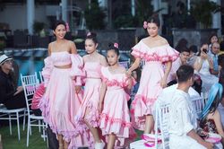 H'Hen Niê, Lệ Hằng 'đầu ấp tay gối' cùng làm vedette show thời trang