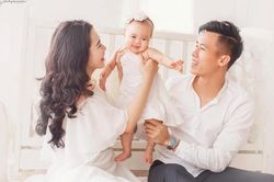 Ngày này năm trước, Quế Ngọc Hải cùng Hoa khôi Vinh đón 'thiên thần'