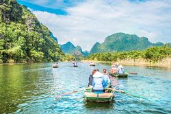 Lạc mình vào tiên cảnh Tràng An
