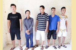 Đang say sưa sát phạt nhau dưới tầng ngầm quán cà phê, 6 con bạc bị tóm gọn