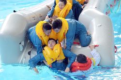 Học đối mặt giông bão trên biển để thành tiếp viên ở Sài Gòn