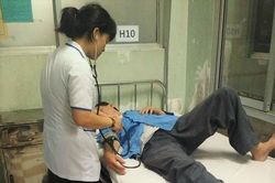 Bị bác sĩ đánh tại nơi làm việc, nam điều dưỡng nhập viện cấp cứu