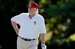 Xa xỉ sở thích chơi golf khắp thế giới của ông Trump