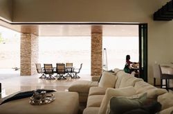 Soi biệt thự như lâu đài hoàng gia của vợ chồng Đan Trường tại Mỹ