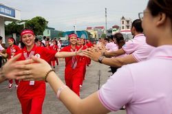 Ra mắt điệu nhảy trẻ trung tại Hội quân Hành trình Đỏ