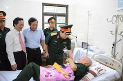 Thượng tướng Phan Văn Giang thăm, tặng quà Trung tâm Điều dưỡng Thương binh Duy Tiên
