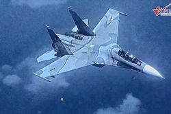 Su-30 Venezuela hung hăng đeo bám máy bay do thám US EP-3 Mỹ