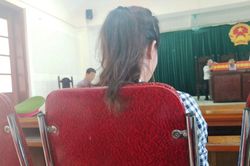 'Mặn đắng' nước mắt người vợ nhiều lần theo chồng hầu tòa