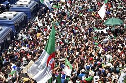 Các đảng đối lập ở Algeria đề xuất giải pháp đối thoại