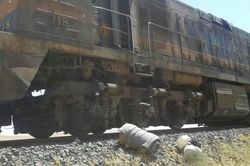Đoàn tàu chở hóa chất trúng mìn, bốc cháy ở miền Trung Syria