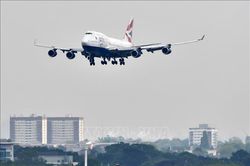 Ai Cập chỉ trích British Airways tạm ngừng đường bay tới Cairo