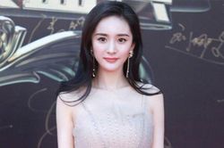 Dương Mịch phủ nhận việc xa gia đình, nhắc đến sở thích và tôn trọng quyết định của con gái