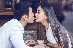 Angelababy tiếp tục xuất hiện lẻ loi, không có Huỳnh Hiểu Minh bên cạnh giữa tin đồn ly hôn