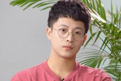 Harry Lu: 'Lúc xương gãy, dây chằng mắt cũng đứt khiến mắt tôi lé, mỗi con mắt nhìn sang một bên'
