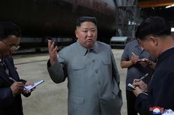 Kim Jong Un thị sát tàu ngầm mới sẽ hoạt động ở biển Đông Triều Tiên