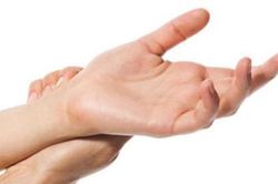 Bàn tay trái và tiết lộ 'độc' ai cũng trầm trồ