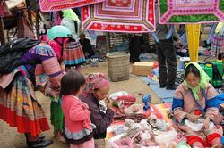 Về miền ngược, đi chợ phiên cùng đồng bào dân tộc