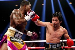 Pacquiao tuyên chiến Mayweather khi bị gọi là kẻ ăn theo
