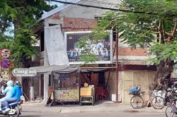 'Bó tay' với ki-ốt án ngữ hè phố