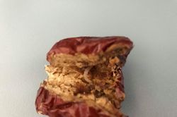 Tiếp viên xin lỗi vì đồ ăn trên máy bay có dòi