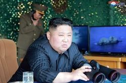 Chủ tịch Kim Jong-un kiểm tra tàu ngầm mới mang tên lửa đạn đạo