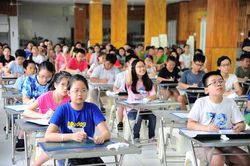 Học sinh Hà Nội tựu trường sớm nhất vào ngày 1-8