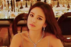 Song Hye Kyo gợi cảm hơn sau ly hôn