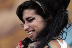8 năm ngày mất ca sĩ Amy Winehouse: Tài hoa nhưng yểu mệnh