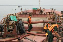 Thủ đoạn mới của 'cát tặc' tại TP HCM