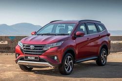Toyota Rush triệu hồi hơn 1.500 xe do lỗi liên quan túi khí trung tâm