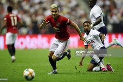 Phối hợp cực đỉnh, sao trẻ giúp Man Utd đả bại Tottenham