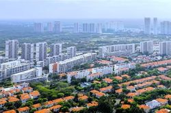 Tiền Hà Nội giội nhà đất Sài Gòn