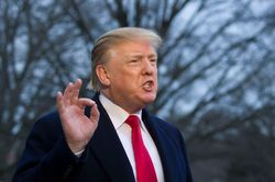 Tin ảnh: Ông Trump sẽ bị truy tố khi hết nhiệm kỳ