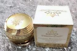 Sử dụng mỹ phẩm không rõ nguồn gốc, cô gái 27 tuổi bị dị ứng toàn thân